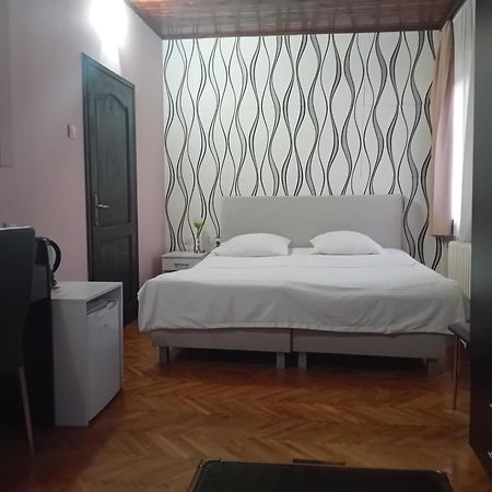 Vila Silia Skopje Exteriör bild