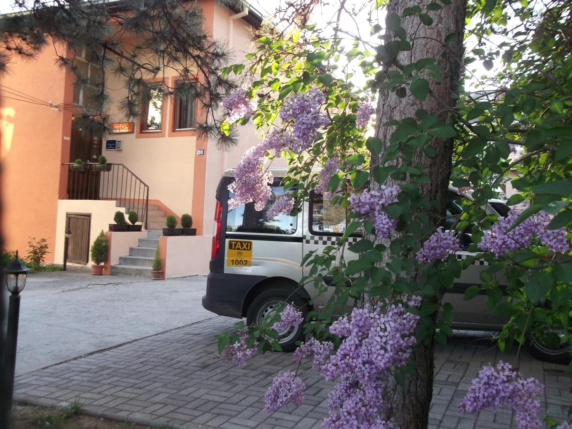 Vila Silia Skopje Exteriör bild